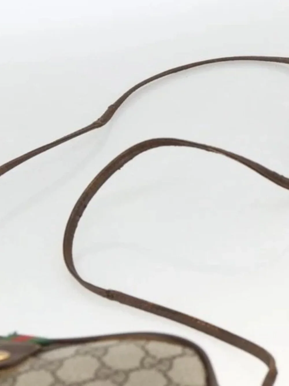 Gucci brand	gucci color	beige